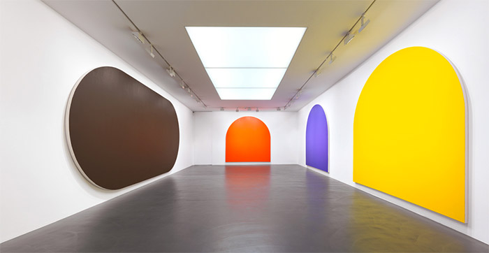 Olivier Mosset at Galerie Andrea Caratsch