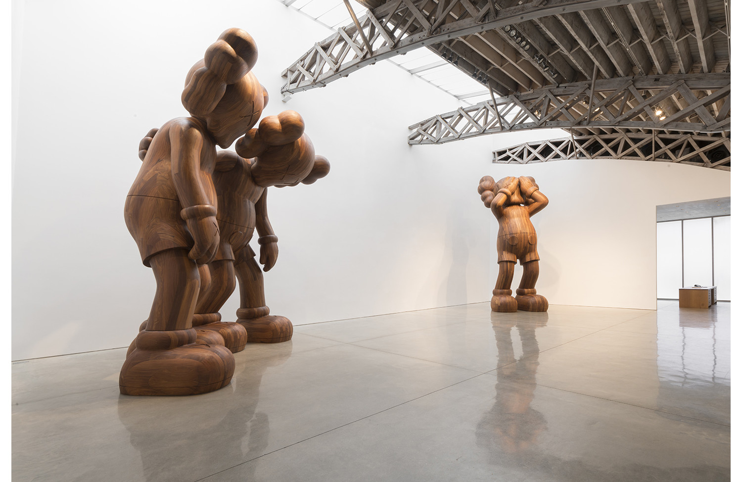 KAWS GOING AS FRIENDS - View 2